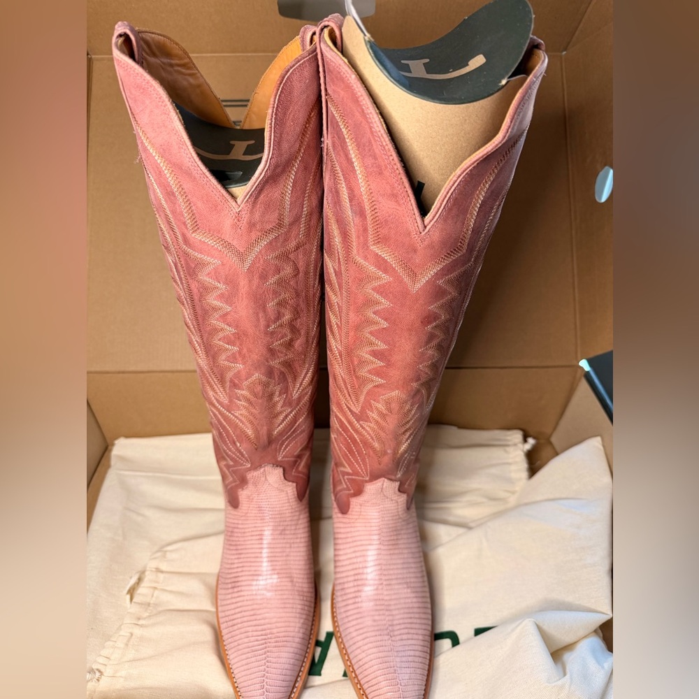 Tecovas the Abby Pink frost lizard